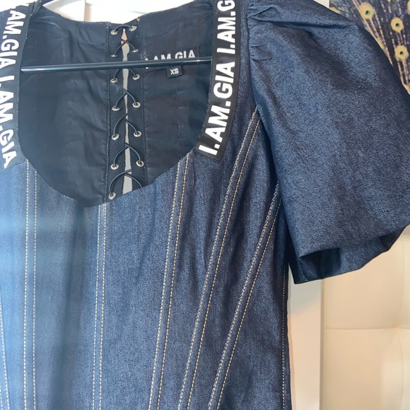 I am Gia top - Picture 3 of 3